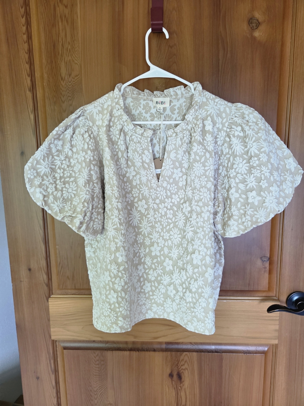 BIBI Cream Floral Embroidered Puff-Sleeve Top, Sz. L